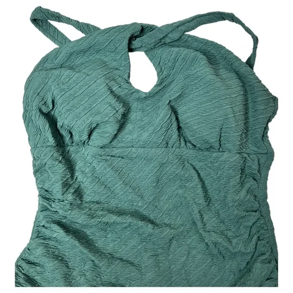 Cupshe Ruched Push-Up Tummy Control One-Piece - Picture 5 of 10